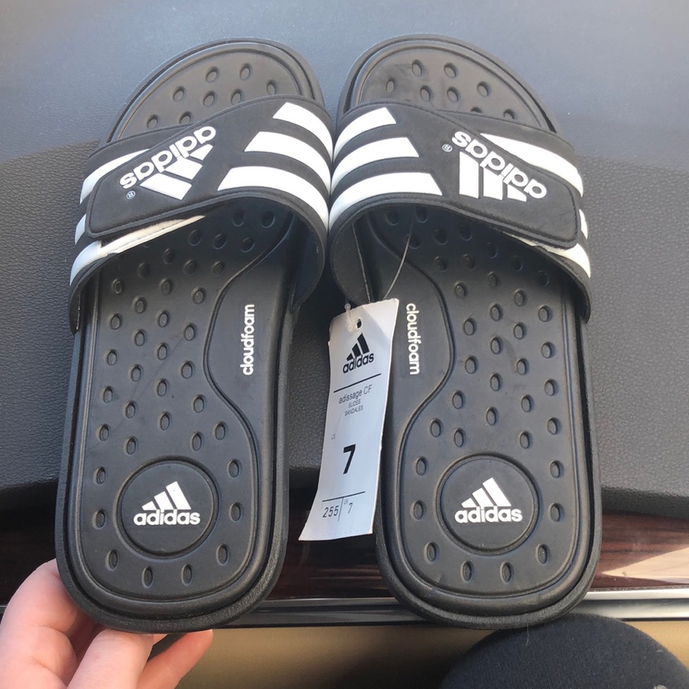 🔥NWT Adidas Cloudfoam Slides🔥